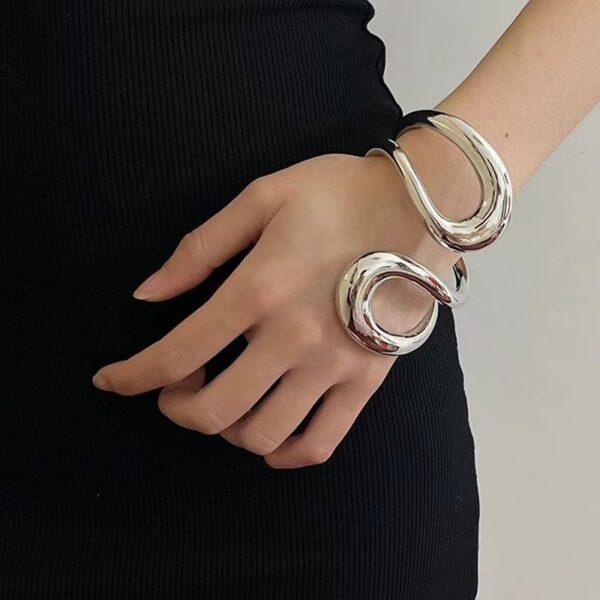 Female Niche Metal Geometry Streamlined Spring Bracelet - Image 2