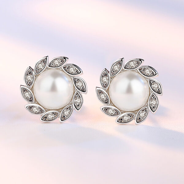 Fashion Fashion Leaf Pearl Stud Earrings - Image 2