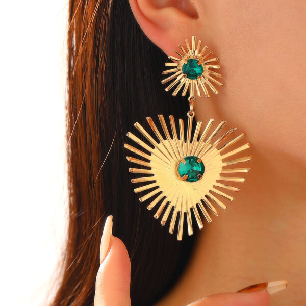 Bohemian Sunflower Heart-Shaped Earrings
Bohemian Sunflower Design: Radiates warmth, positivity, and individuality - Image 3