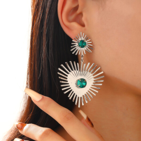 Bohemian Sunflower Heart-Shaped Earrings
Bohemian Sunflower Design: Radiates warmth, positivity, and individuality - Image 4