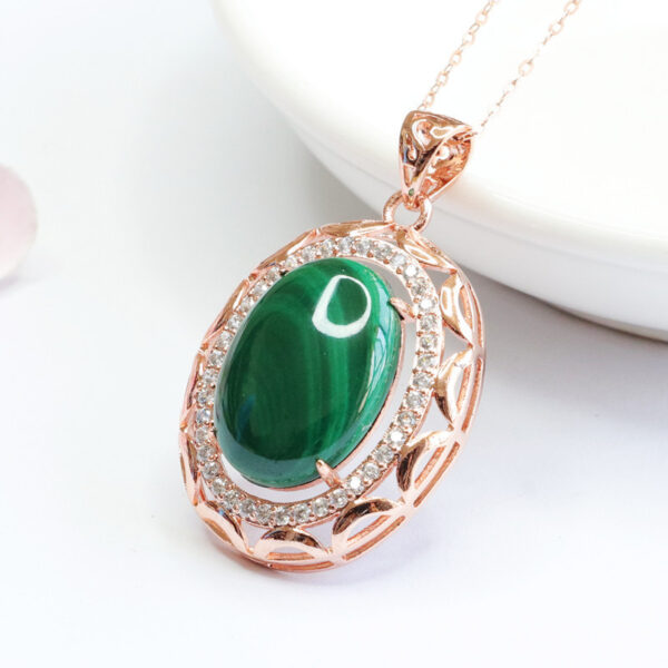 Natural Malachite Pigeon Egg Pendant Female Color Treasure Pendant Jewelry Accessoriesa feeling of balance and harmony - Image 4