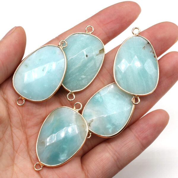 Irregular Water Drop Facet Of Natural Stone Semi-precious
It simply means to be stubborn and to keep going no matter what.