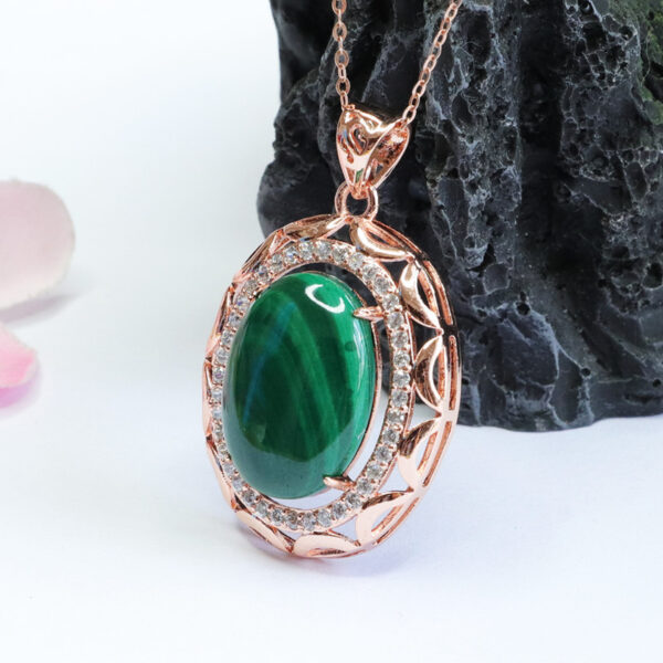 Natural Malachite Pigeon Egg Pendant Female Color Treasure Pendant Jewelry Accessoriesa feeling of balance and harmony - Image 2