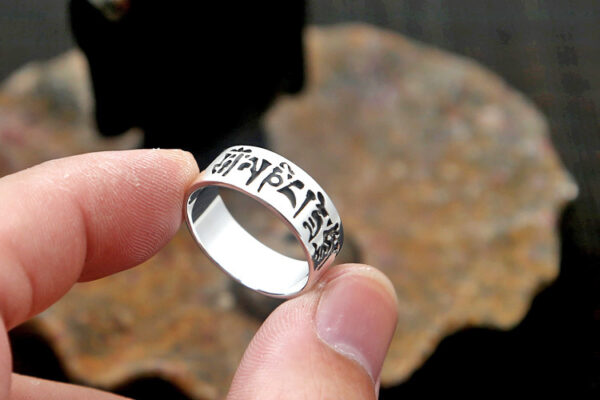 Fashion Silver Glossy Six Word Truth Ring - Image 2