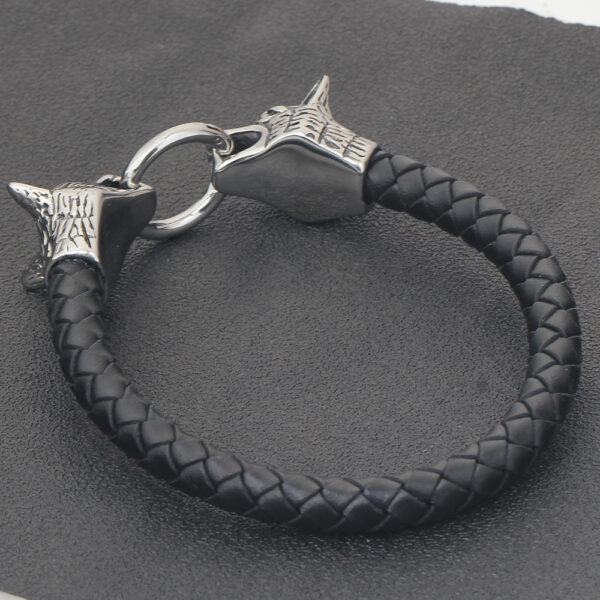 European And American Titanium Steel Cowhide Wolf Head Bracelet - Image 3