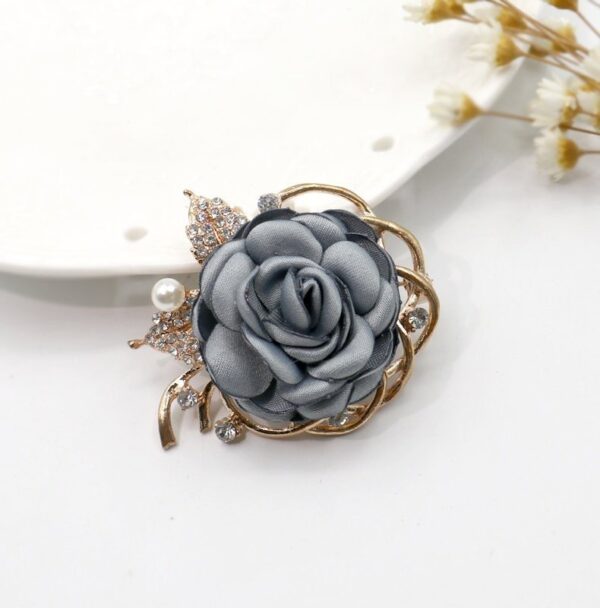 Fabric Roses Flower Brooch Fashion - Image 3