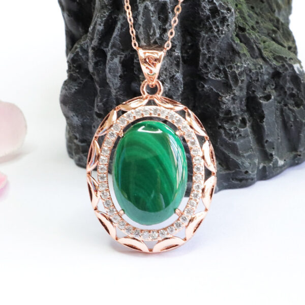 Natural Malachite Pigeon Egg Pendant Female Color Treasure Pendant Jewelry Accessoriesa feeling of balance and harmony - Image 3