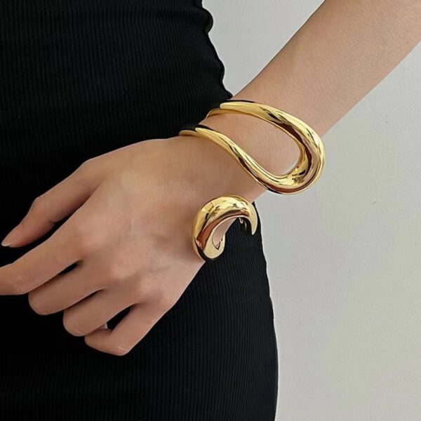 Female Niche Metal Geometry Streamlined Spring Bracelet - Image 7