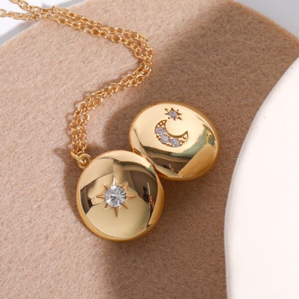 Love Heart Flowers Album Pendant Square Closure Necklace Special-interest Design Closure - Image 3