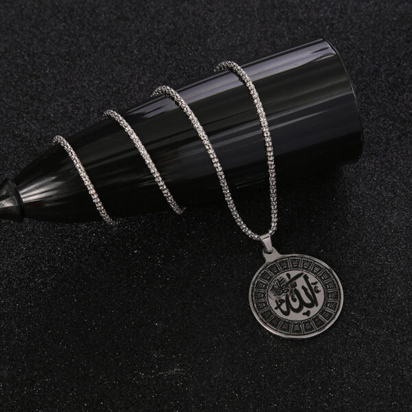 Necklace Fashion Round Plate Pendant Stylish And Simple