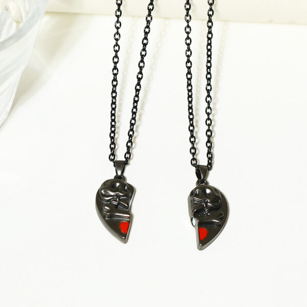 Punk Retro Skull Pendant Halloween Necklace Heart-shaped Magnetic Stitching Love Skull Couple Necklace - Image 3